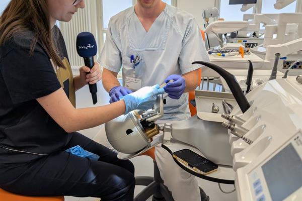 Dental_Skills_Lab_MDR_Beitrag_LNdW_Anne_Grimm (2).jpg