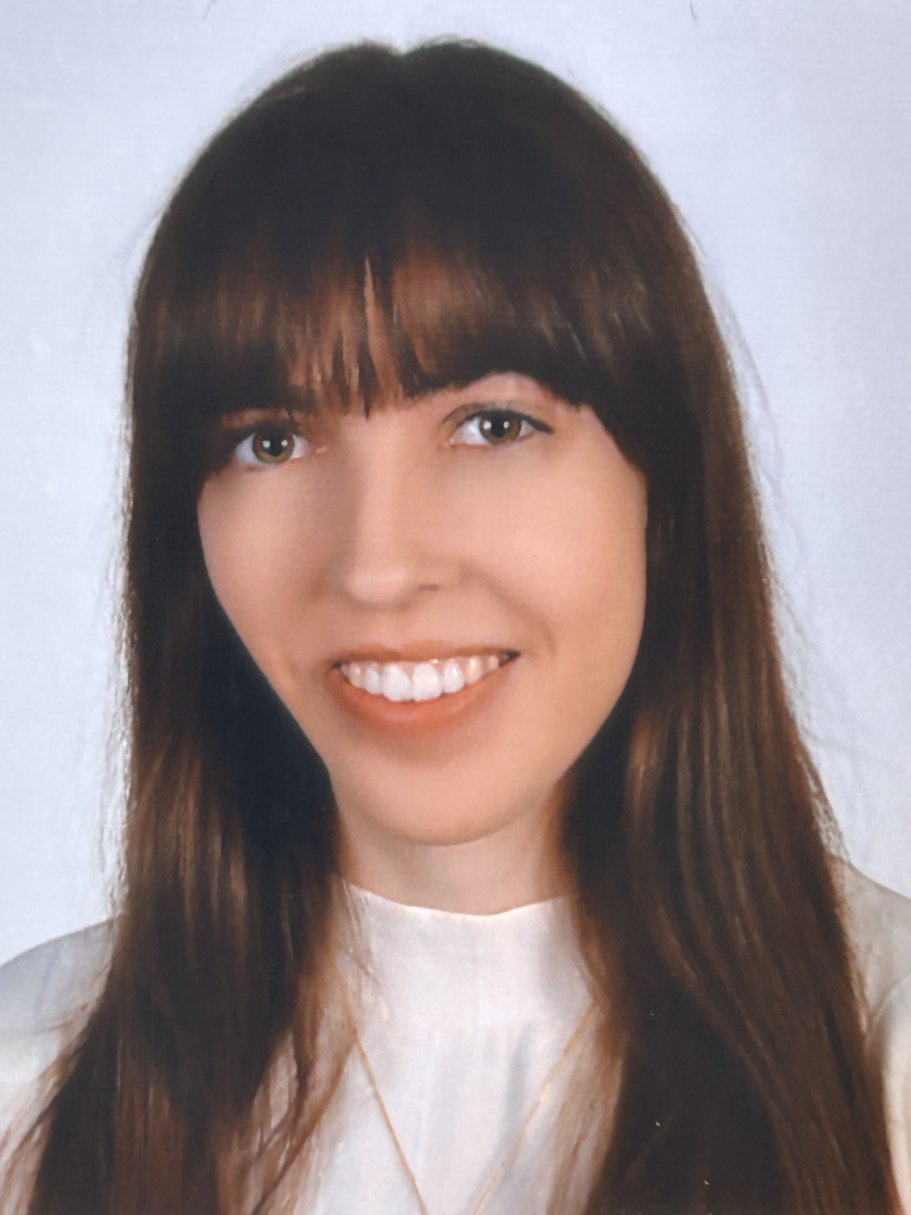 Ein blaues symbol einer person ohne gesicht auf weißem hintergrund.