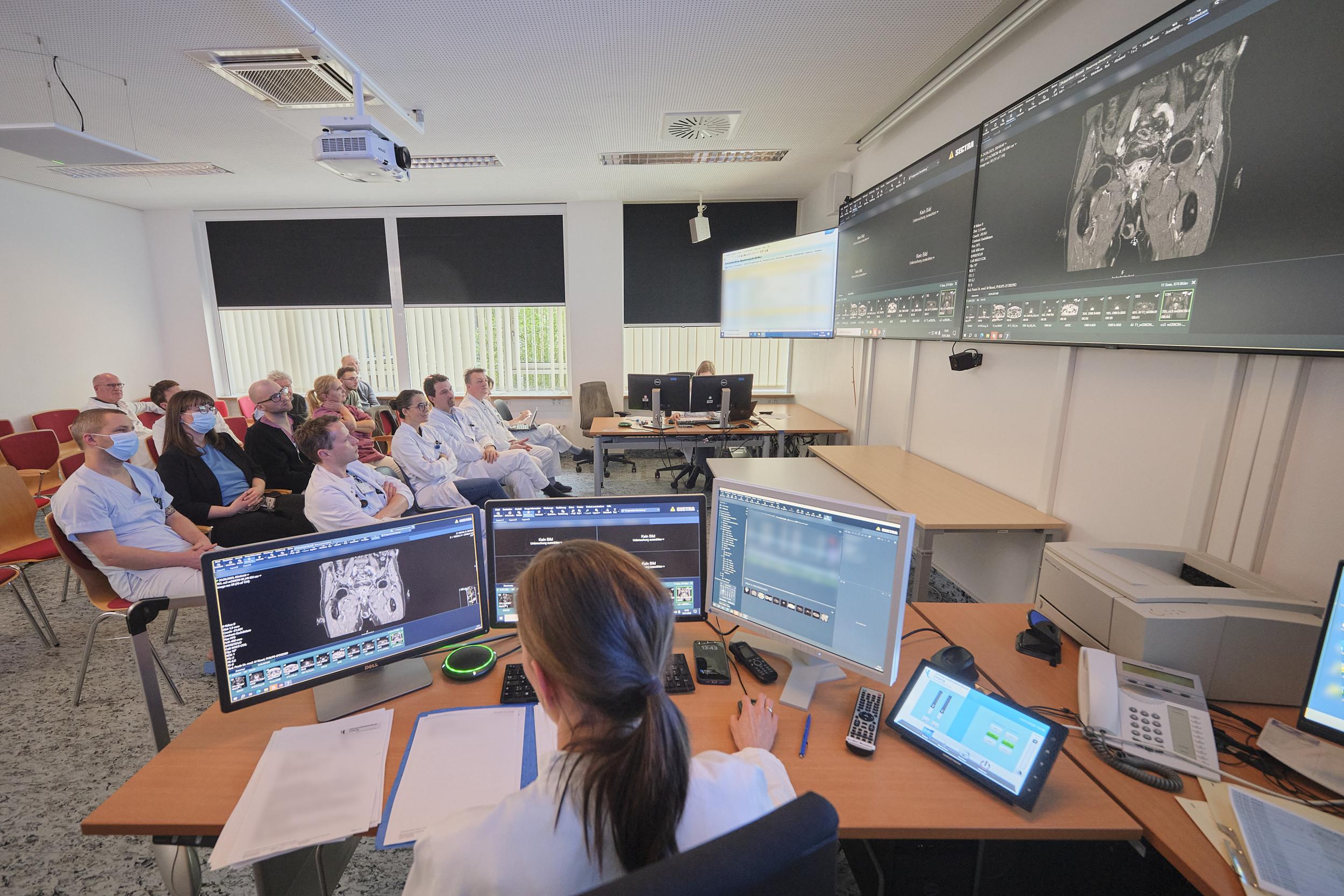 Von den 15 spezialisierten Tumorboards am UKL besteht das Sarkomboard am längsten. Pro Sitzung werden rund 30 Fälle besprochen.