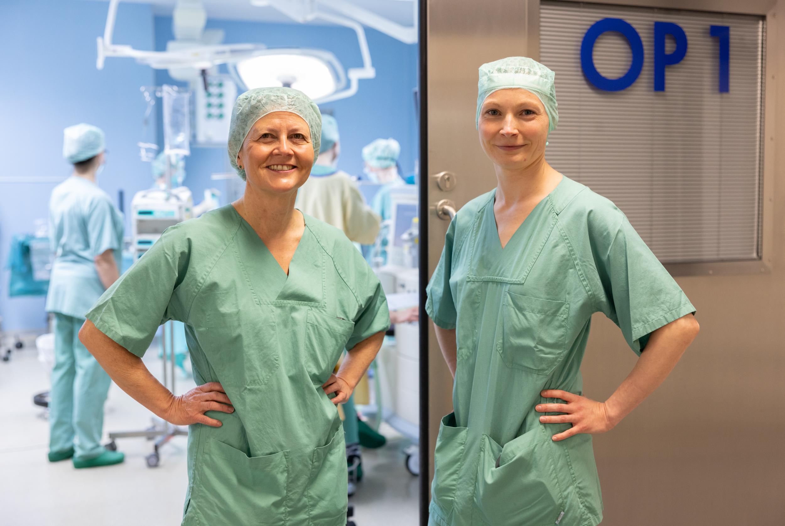 Chirurgin Prof. Nada Rayes ( l.) leitet die Jahrestagung der Experten für endokrine Chirurgie im November 2025 in Leipzig.