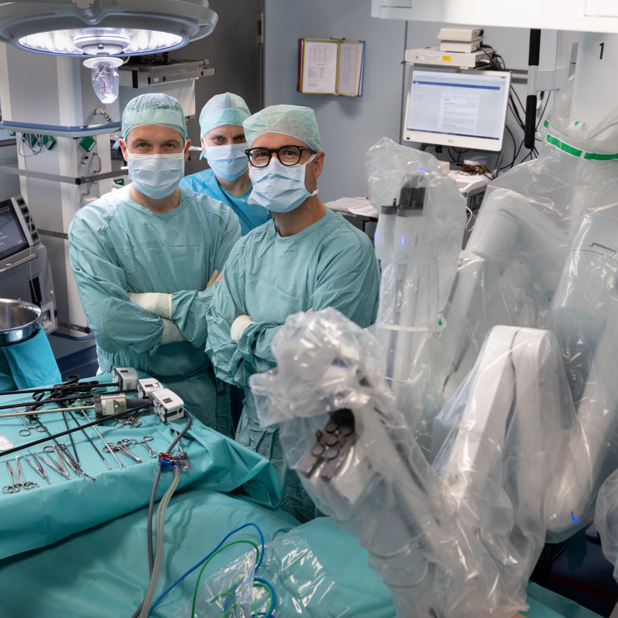 Roboter-gestützte Operationen bei Kindern steigern die Sicherheit der Eingriffe, wissen die Kinderchirurgen des UKL aus großer Erfahrung.