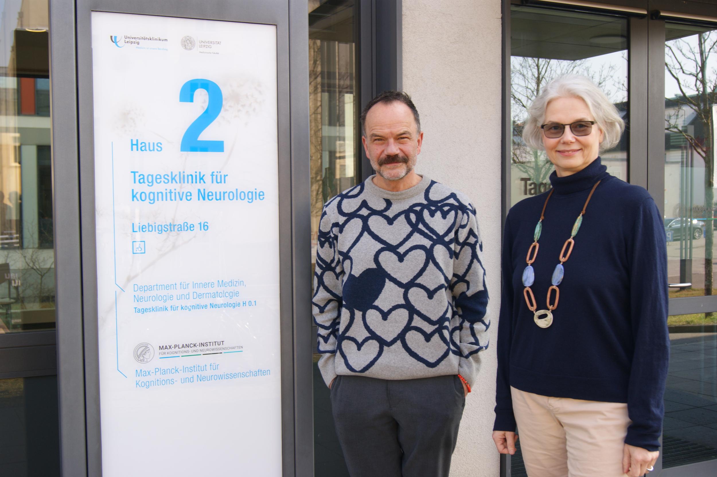 Dr. Angelika Thöne-Otto, Leitende Neuropsychologin der Tagesklinik für Kognitive Neurologie und Prof. Dr. Hellmuth Obrig, Stellvertretender Direktor der Tagesklinik.