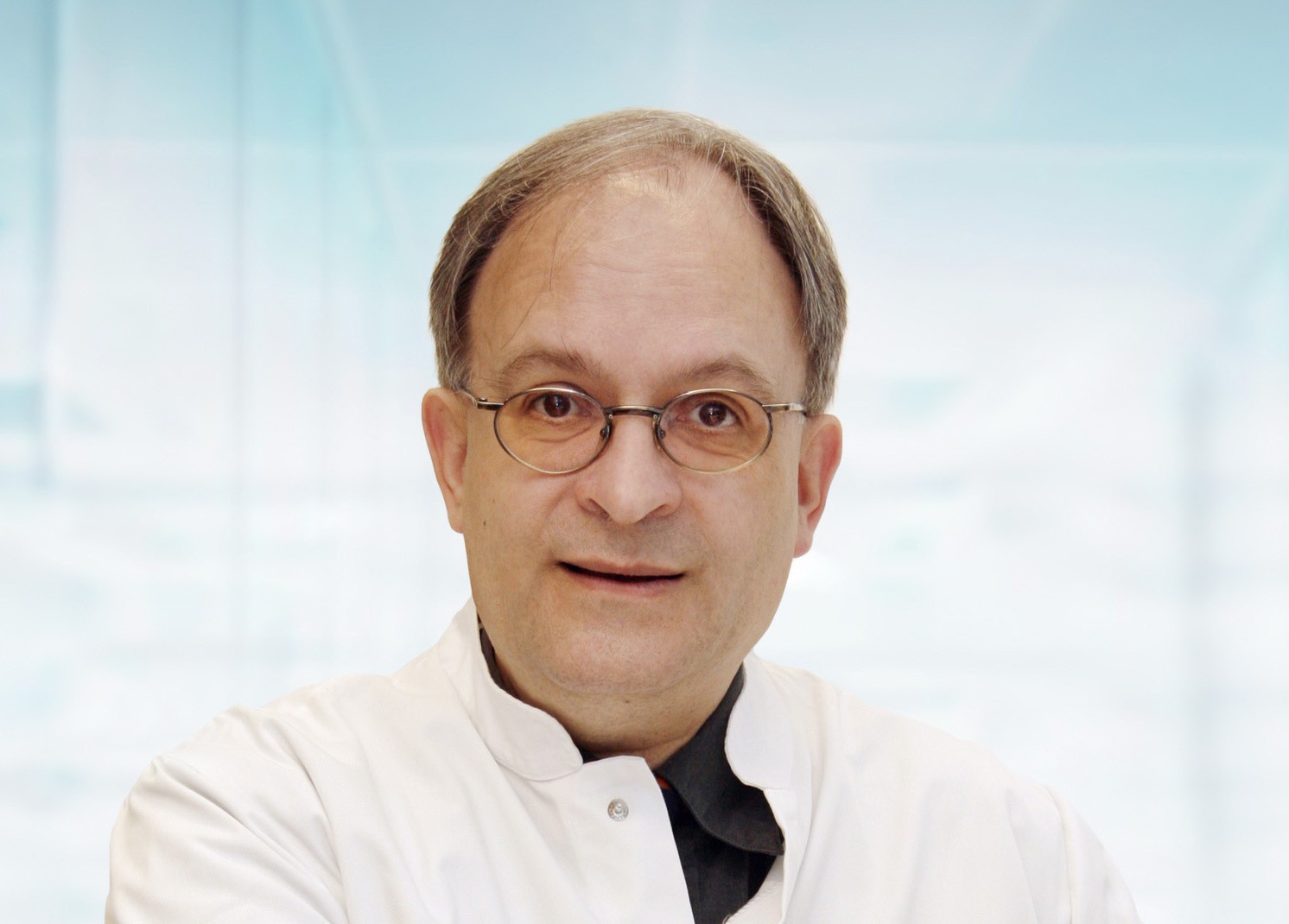 Prof. Uwe Gerd Liebert, Direktor des Institutes für Virologie am UKL, rät: "Es sollte sich jeder impfen lassen."