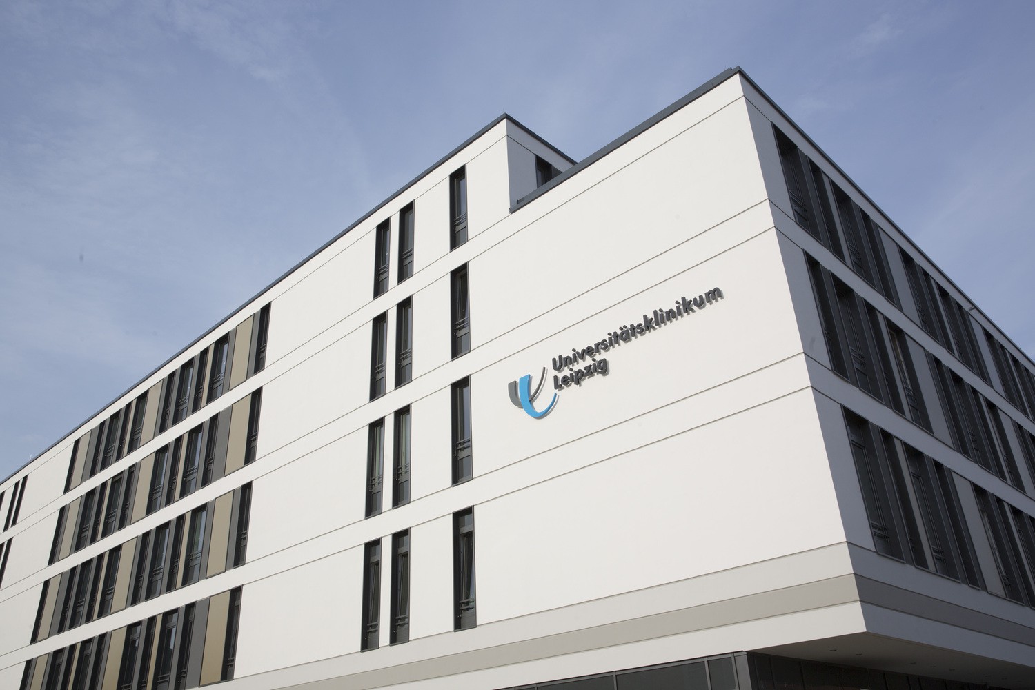 Im September 2018 bezog das UCCL großzügige neue Räume im Klinikneubau Haus 7 des UKL am Campus Liebigstraße. Die Deutsche Krebshilfe fördert nun mit drei Millionen Euro die Weiterentwicklung der aufgebauten Strukturen.