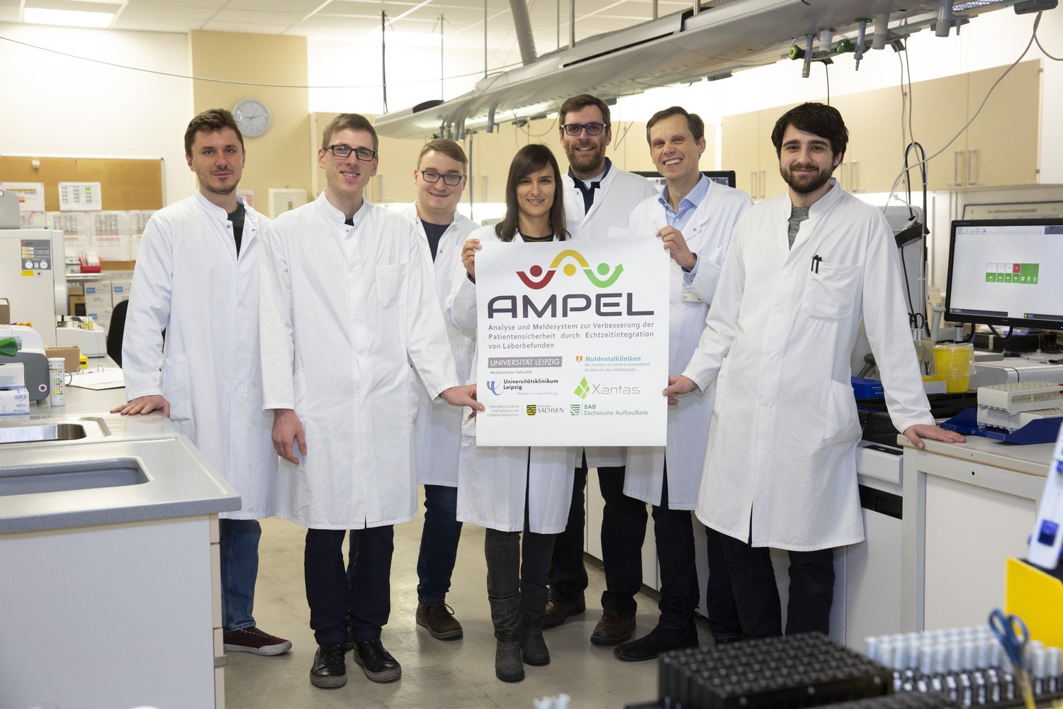 PD Dr. Thorsten Kaiser (2.v.r.) und sein Team ziehen nach einem Jahr AMPEL-Projekt eine erste positive Zwischenbilanz.