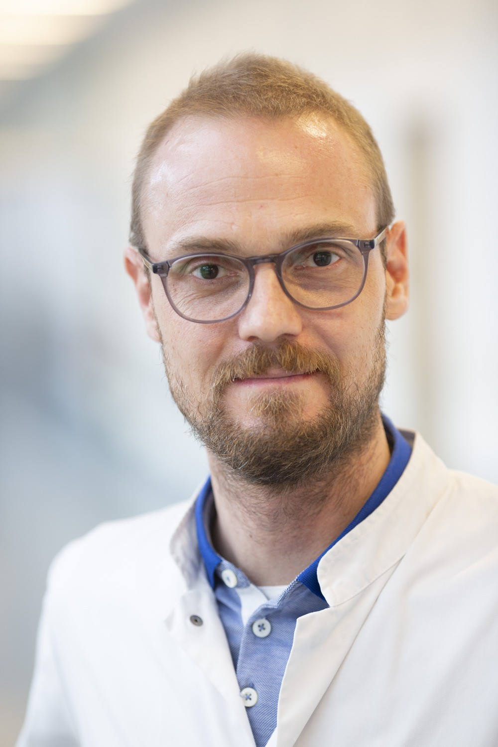 Privatdozent Dr. Robert Sucher, Leitender Oberarzt des Bereichs Hepatobiliäre Chirurgie und Viszerale Transplantation am UKL, erhält den Edgar-Ungeheuer-Preis 2020 der Deutschen Gesellschaft für Chirurgie (DGCH) im Jahr 2020.