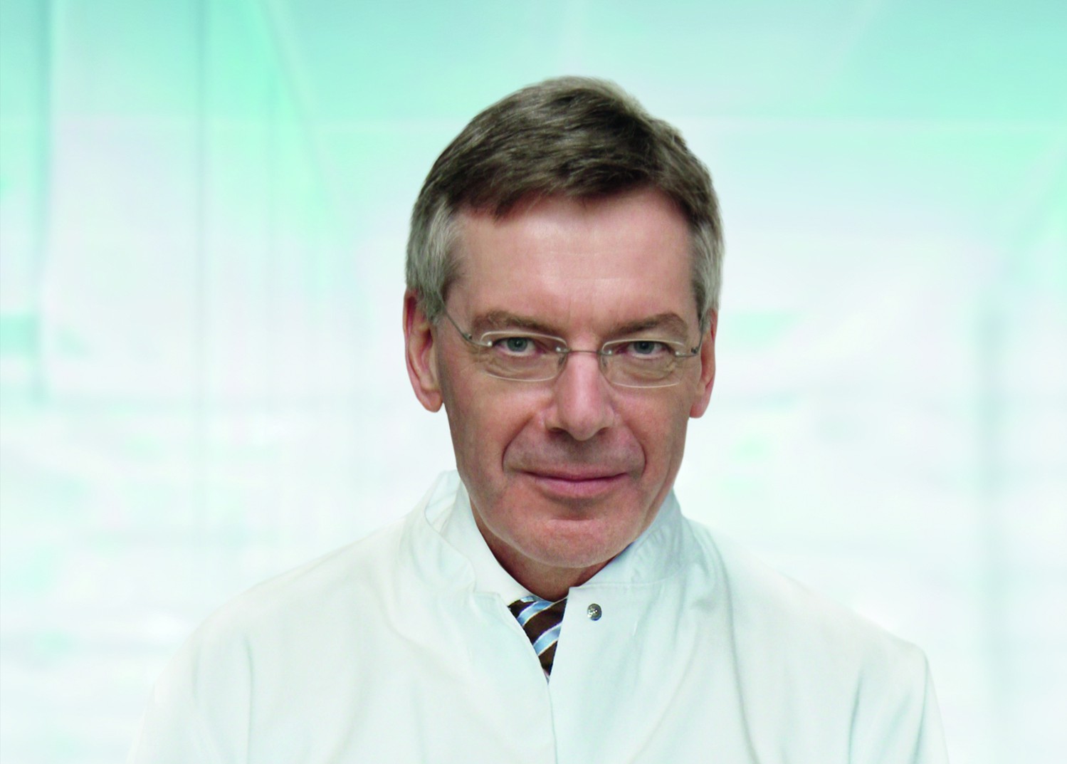 Prof. Peter Wiedemann, Direktor der Klinik für Augenheilkunde am Universitätsklinikum Leipzig, leitet als Präsident des Weltverbands der Augenärzte den diesjährigen Weltkongress.