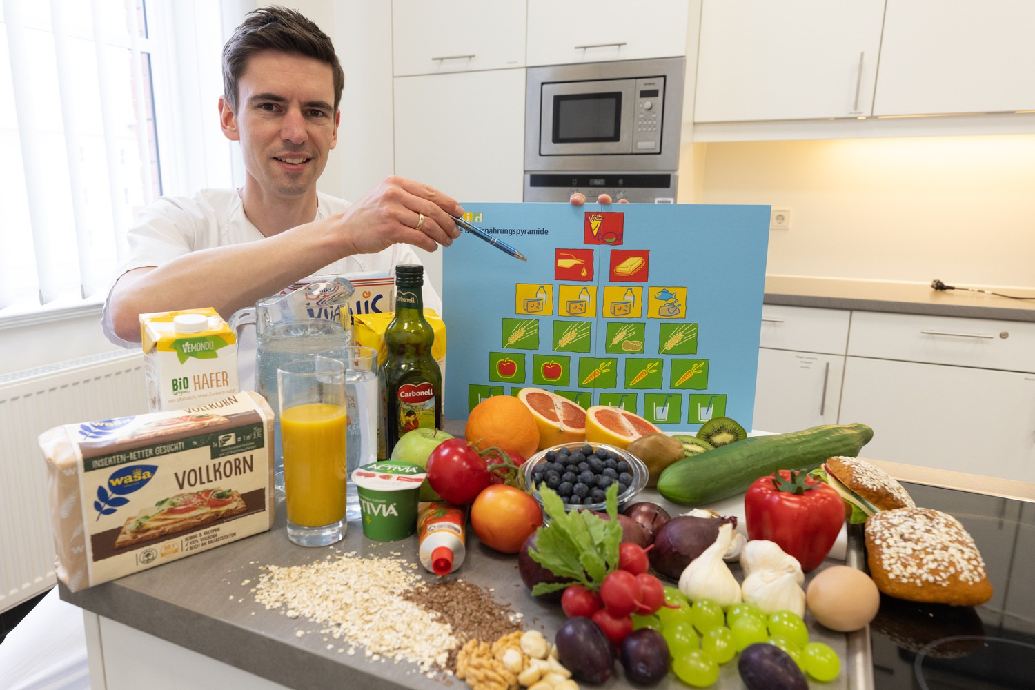 Lars Selig, Leiter des Ernährungsteams, setzt sich für eine ausgewogene und herzgesunde Speisenversorgung für die Patient:innen am UKL ein.