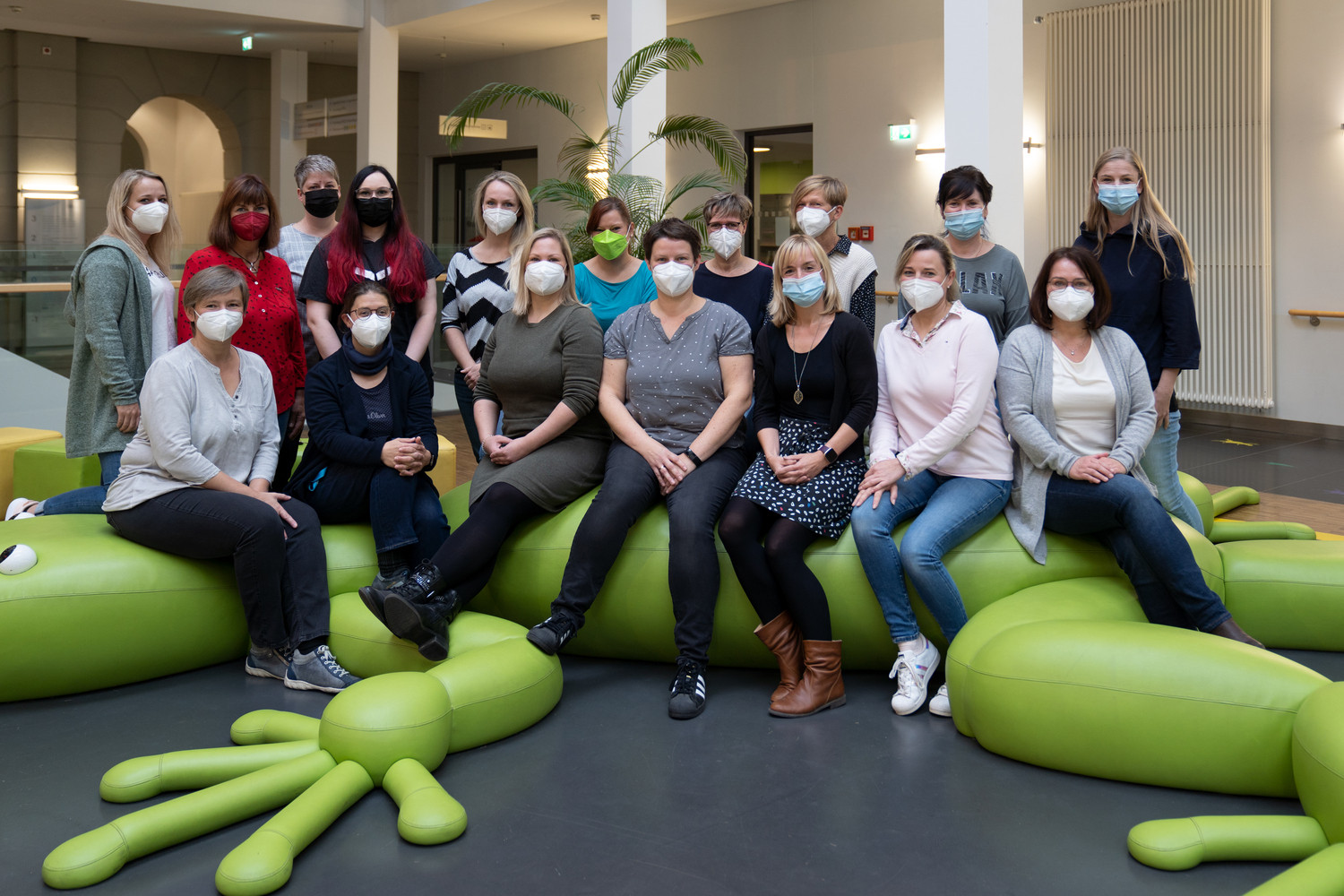 Zuhören, Tränen trocknen, Mut zusprechen und vieles mehr: Seit zehn Jahren steht das Team vom Kindernachsorgezentrum „AlleDabei-Leipzig“ Eltern schwerkranker Kinder zur Seite, damit diese bestmöglich ins Leben starten können.