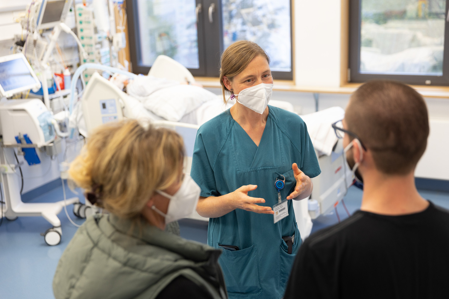 Marlen Trinks, Fachkrankenschwester und Stroke Nurse, leitet die neue Sprechstunde für Angehörige der UKL-Neurologie. Sie steht in schwierigen Situationen mit praktischen Tipps zur Seite.