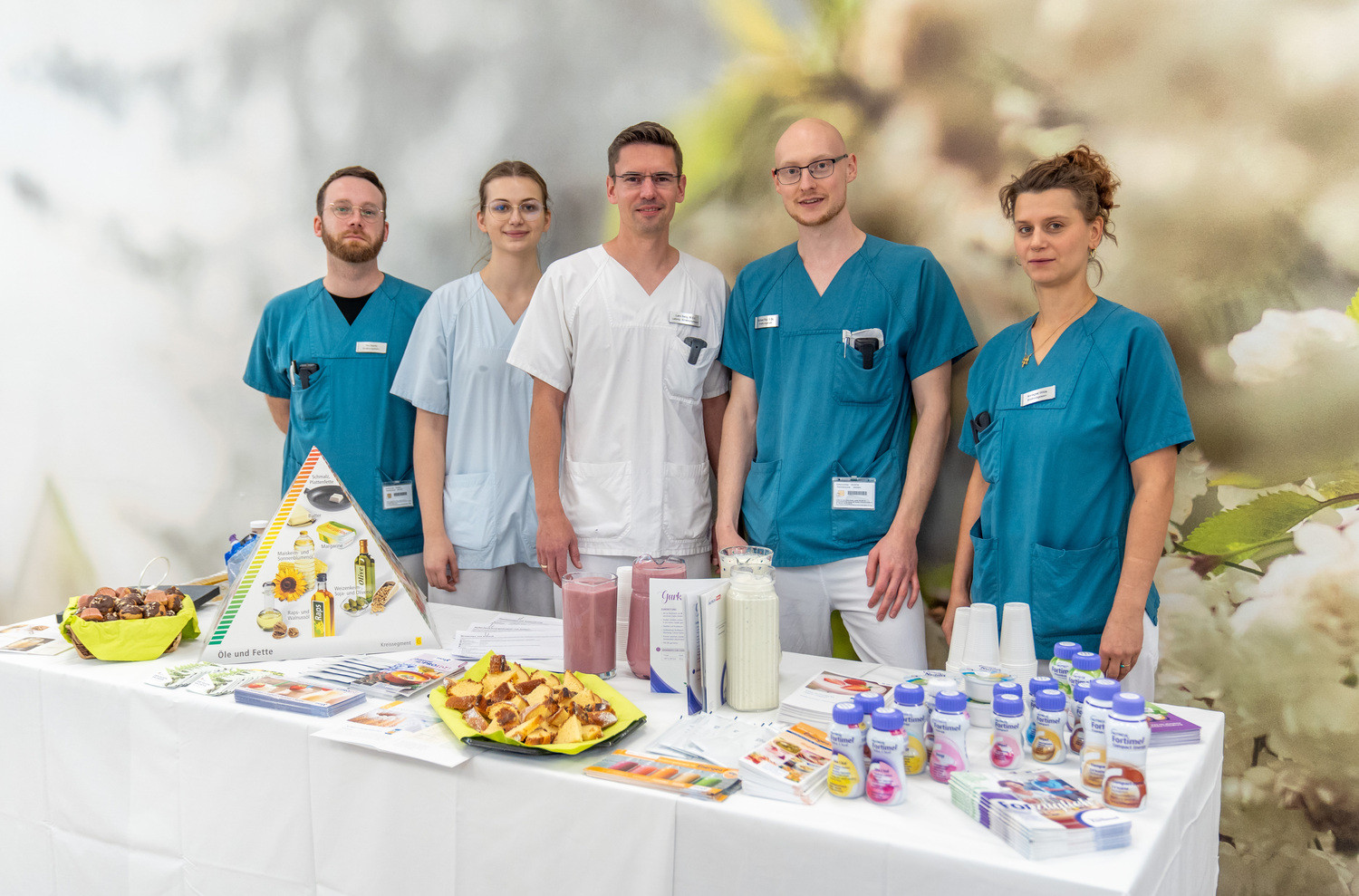 Ernährungsteam des UKL beteiligt sich erneut an „Malnutrition Awareness Week“: Zum Patient:innentag am 13. November mit zahlreichen Beratungsangeboten zu verschiedenen Formen von Ernährungstherapien und hochkalorischer, schmackhafter Trinknahrung.