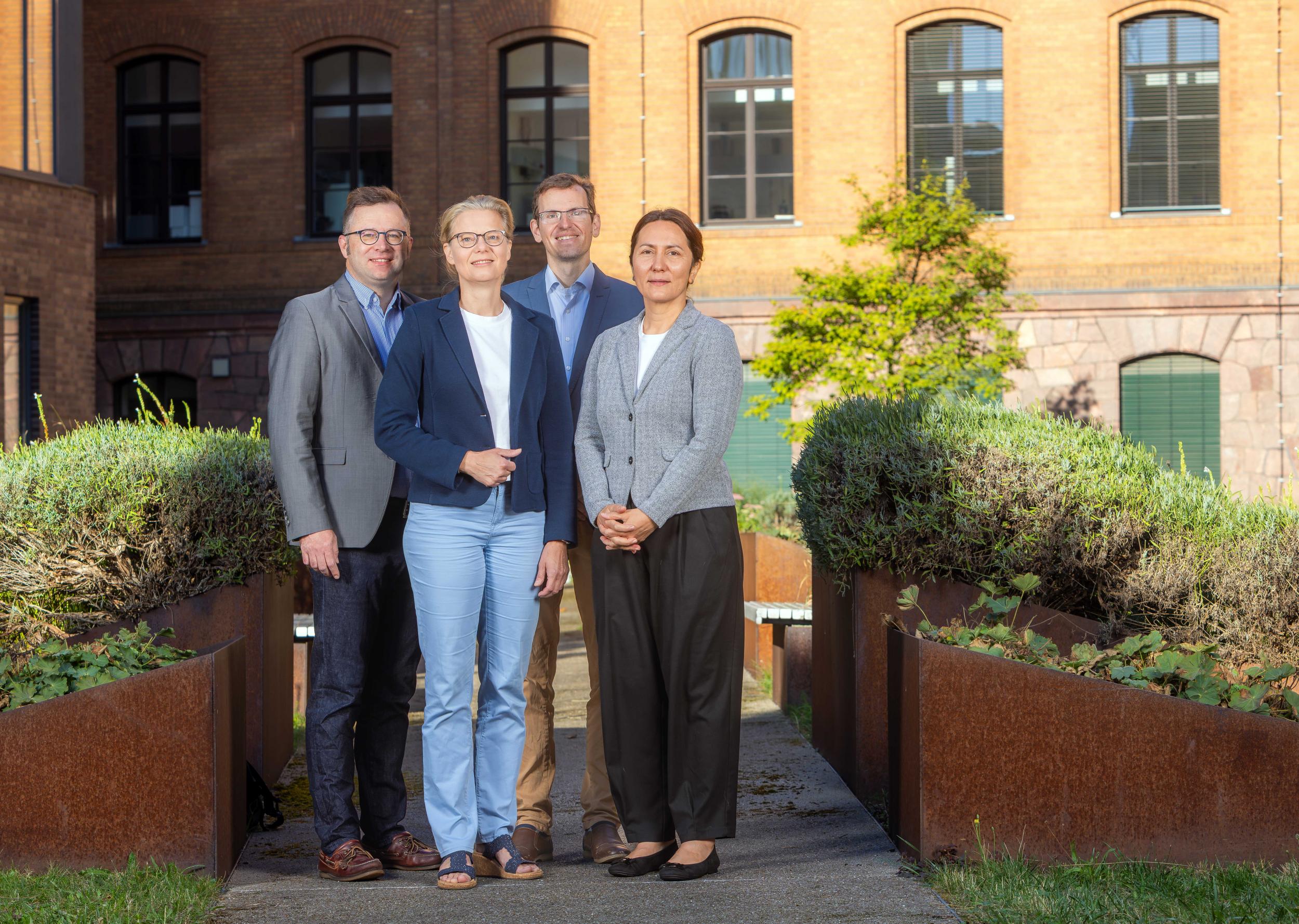 LeiCoT-Sprecher Prof. Dr. Rolf Wachter und die Co-Sprecher:innen Prof. Dr. Antje Körner, Prof. Dr. Thomas Ebert und Prof. Dr. Bahriye Aktas (von links).